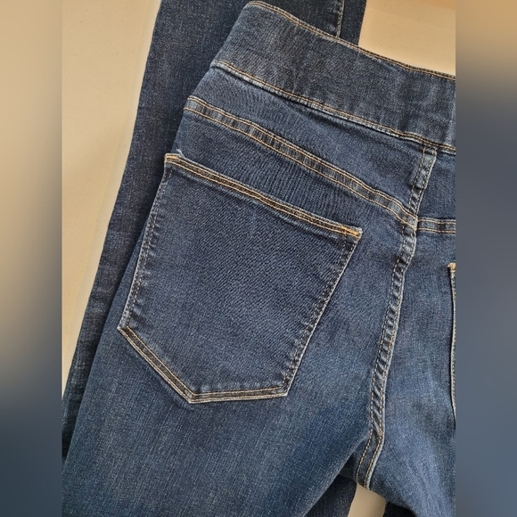 Tommy Hilfiger Gramercy Pull-On Skinny Jeans - Size 8 - Picture 9 of 14